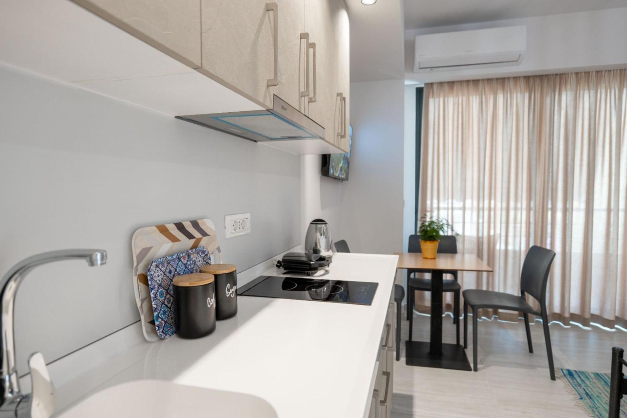 Aleksandra Apartments Sarandë Exteriör bild