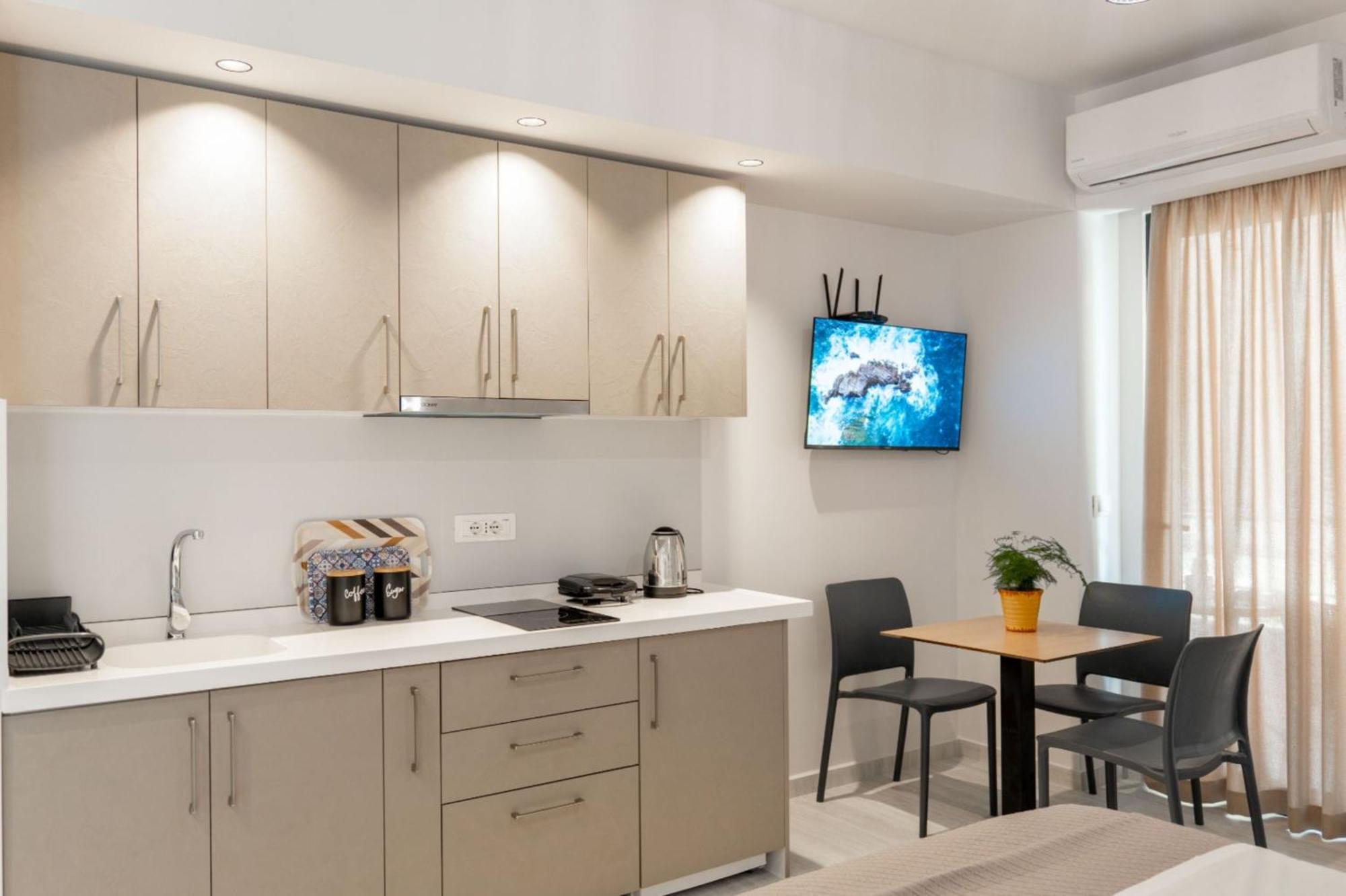 Aleksandra Apartments Sarandë Exteriör bild