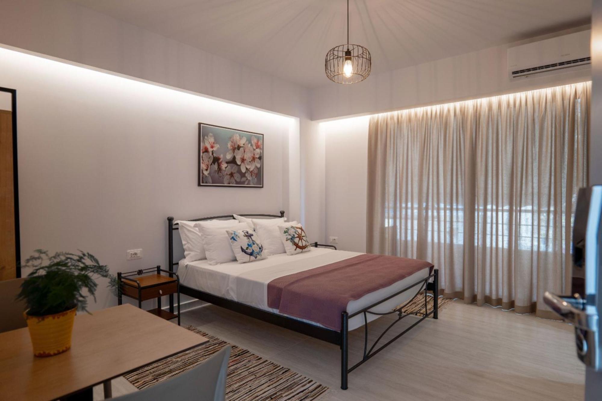 Aleksandra Apartments Sarandë Exteriör bild