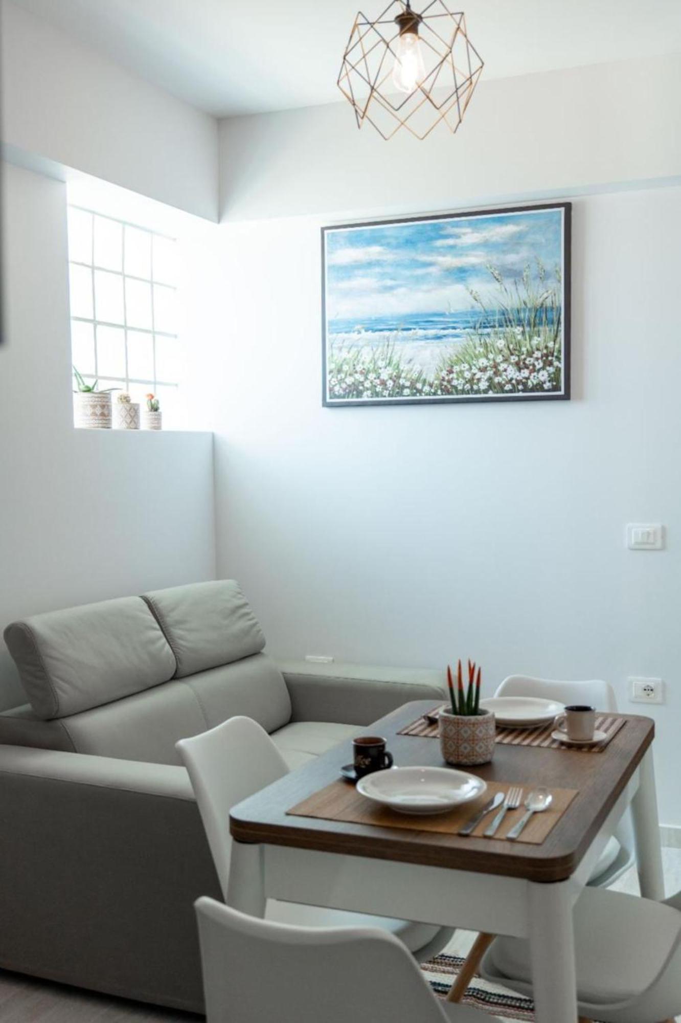 Aleksandra Apartments Sarandë Exteriör bild